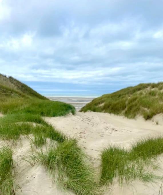 Studio Entre Mer Et Dunes Avec Balcon Vue Laterale Mer 50M Plage Pour 3 Pers Wifi Menage Compris Fort-Mahon-Plage Exterior foto