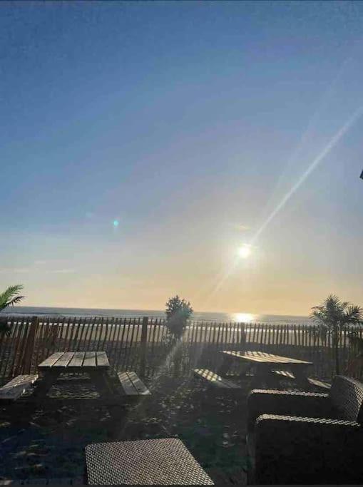 Studio Entre Mer Et Dunes Avec Balcon Vue Laterale Mer 50M Plage Pour 3 Pers Wifi Menage Compris Fort-Mahon-Plage Exterior foto